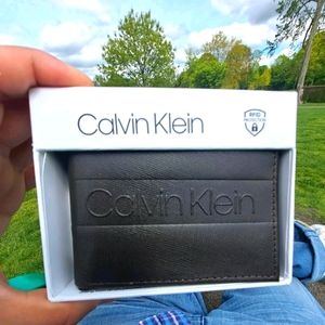*Calvin Klein RFID Protection Mens Wallet!!